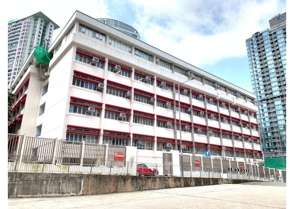 與「香港中國婦女會中學」合辦 「朋輩調解培訓」 2024年9月 - 2025年5月 (共9個月)